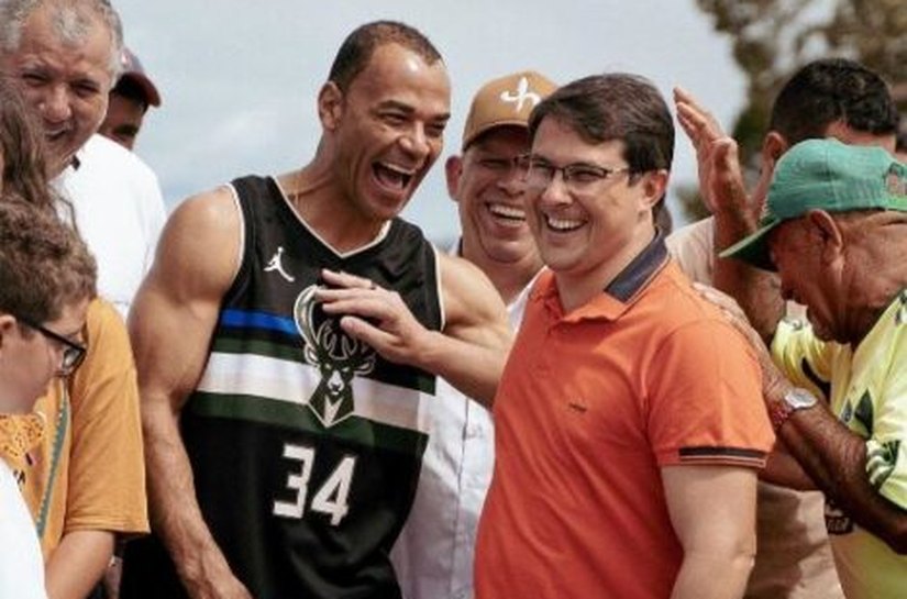 Município de Olho d’Água das Flores recebe o capitão do Penta, Cafu