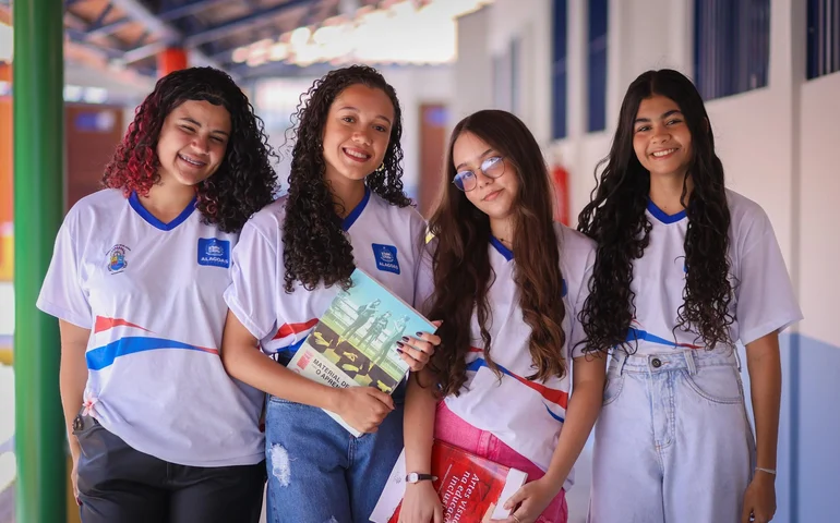 Seduc e TRT/AL entregam 1.100 kits escolares em Alagoas pela campanha Guardiões do Saber