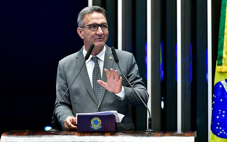 Lucas Barreto volta a cobrar transposição de servidores dos ex-territórios