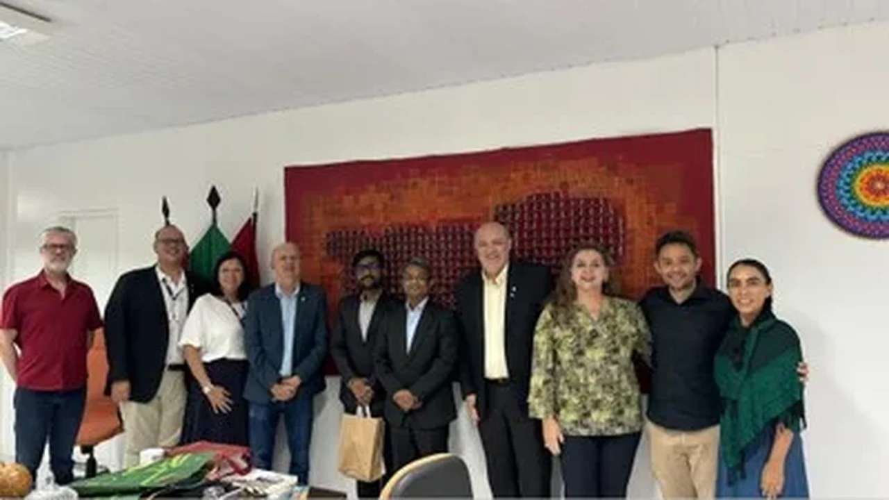 Ufal recebe comitiva da Embaixada da Índia e discute parcerias em ensino, pesquisa, inovação e cultura