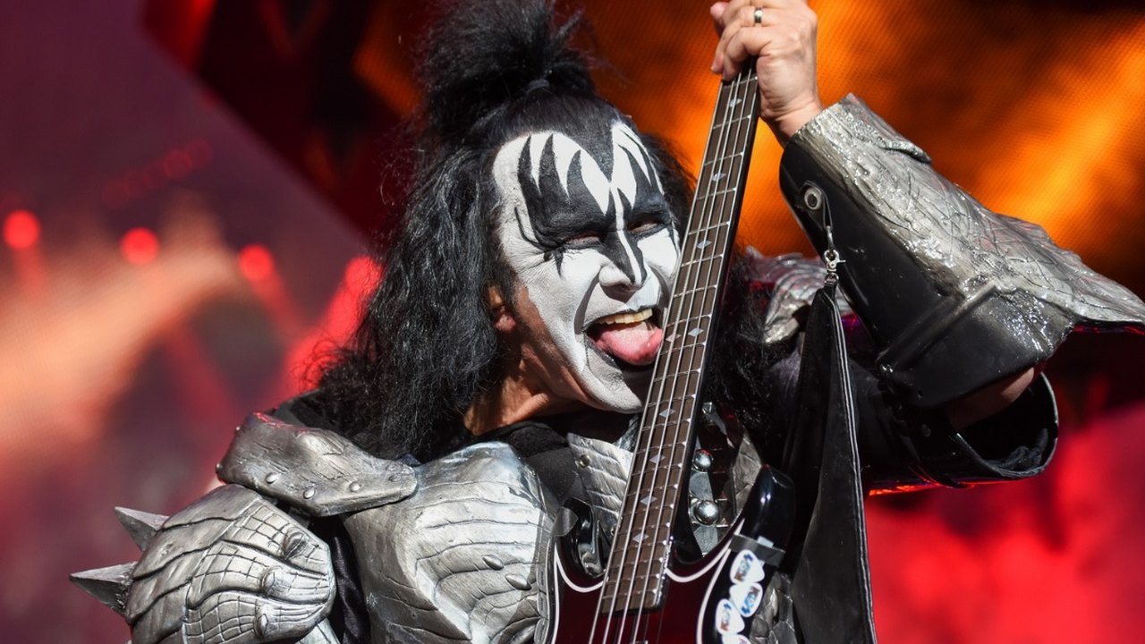 Gene Simmons tranquiliza fãs após passar mal em show do Kiss em Manaus: 'nada sério'