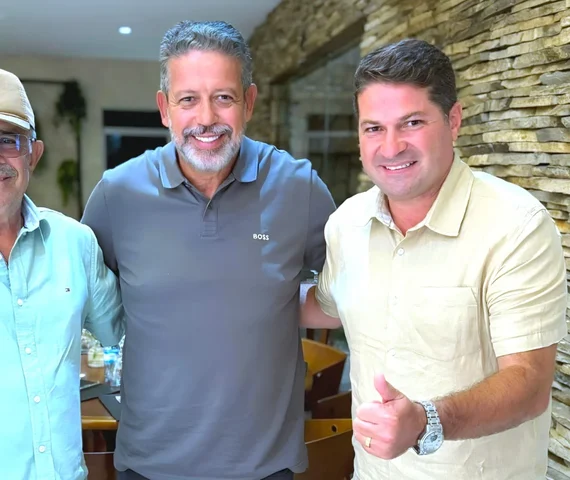 Arthur Lira avança no Agreste e recebe em Igaci o apoio do prefeito Petrúcio Barbosa e do ex-prefeito Toinho Barbosa
