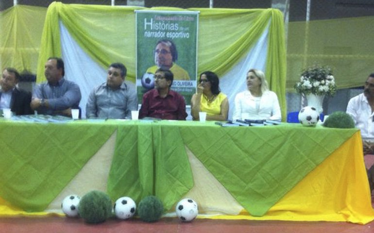 Radialista lança biografia que conta história do futebol