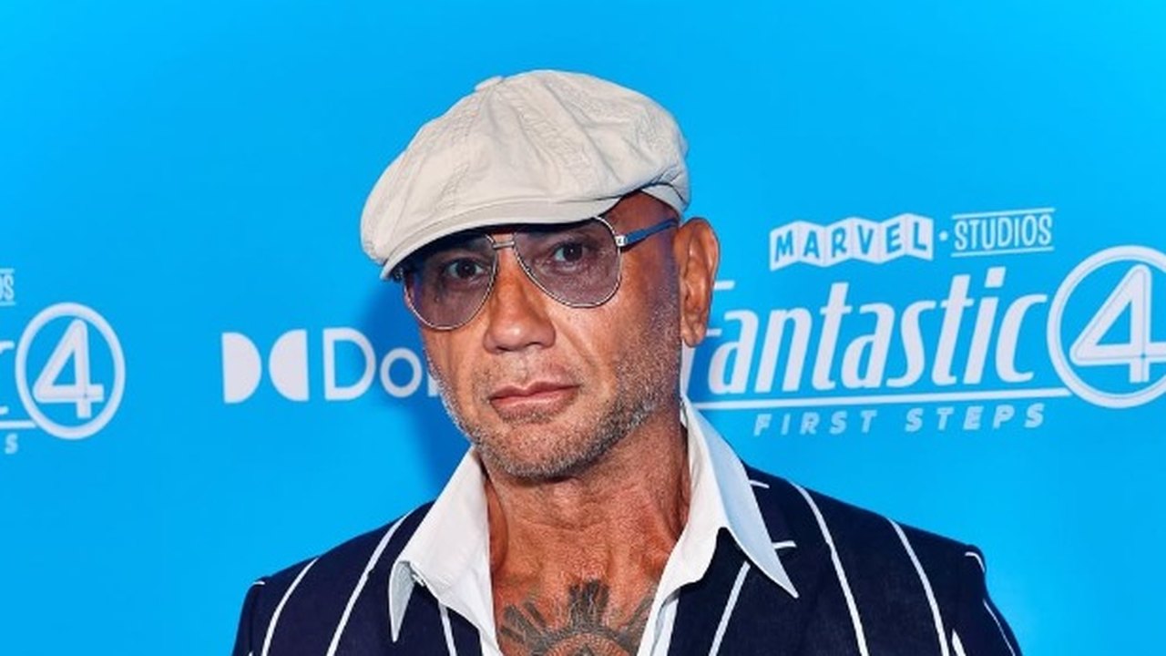 Dave Bautista é confirmado como Kratos na série 'God of War'