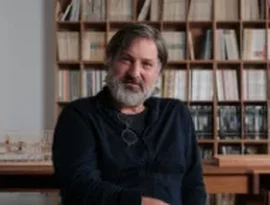 Arquiteto chileno Smiljan Radic Clarke vence o Prêmio Pritzker de Arquitetura 2026