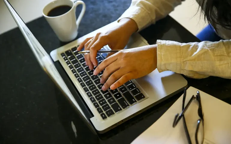 Novas influências: uma relação saudável com a Internet é possível?