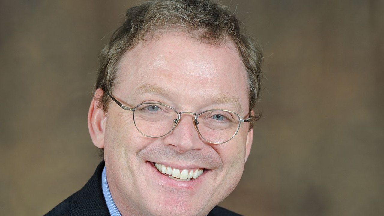 Hassett admite que Trump conversa com Warsh sobre economia, mas nega intromissão sobre juros