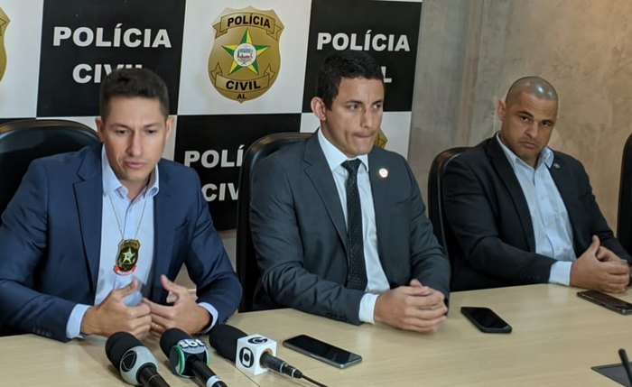 Delegados Welington Melo, Igor Diego e Sidney Feitosa em coletiva nesta terça-feira