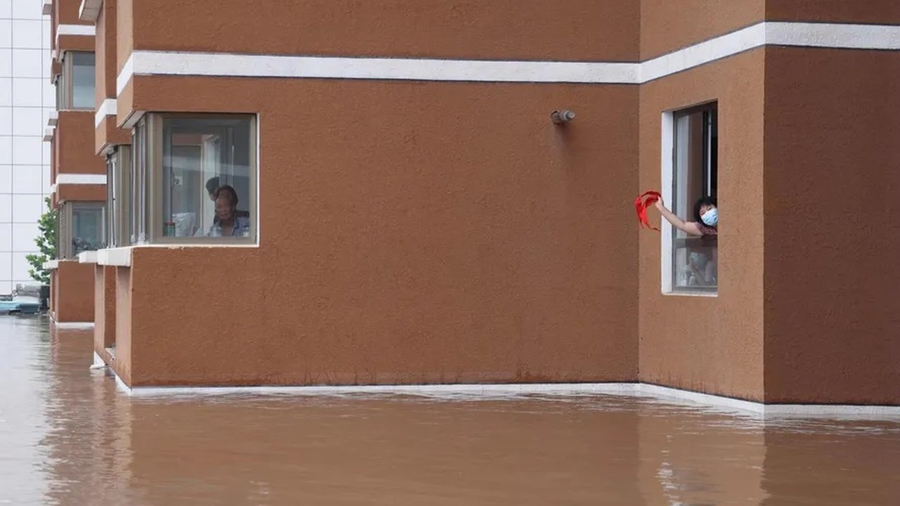 Cresce raiva em cidade chinesa forçada a virar 'fosso' de inundação para livrar Pequim de fortes chuvas