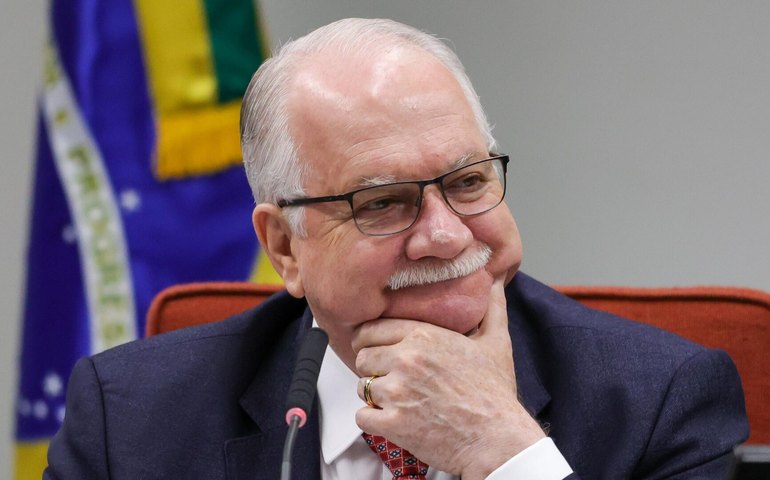 Fachin assume STF com foco em distensão política, inclusão e defesa da legalidade democrática