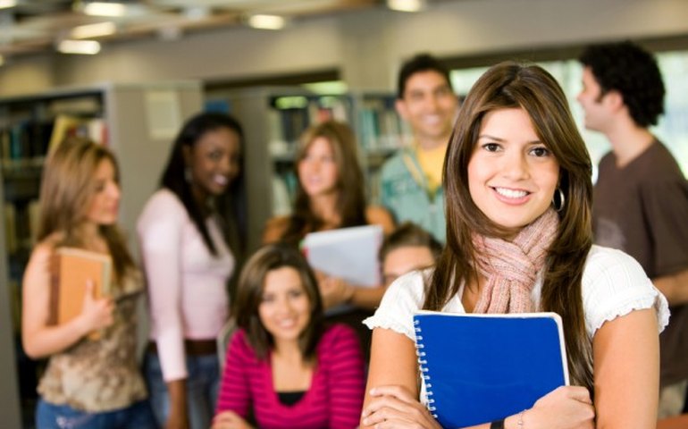 Santander fecha acordo com CIEE e lança programa de estágio para universitários