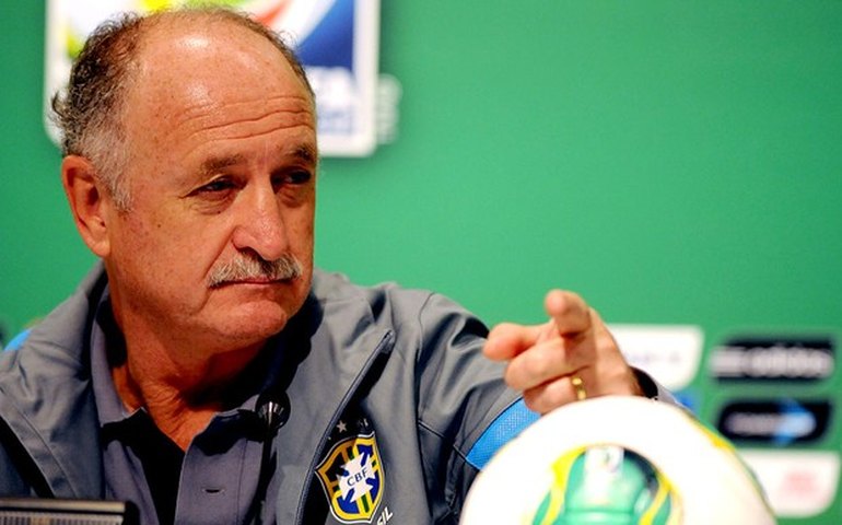 Felipão convoca jogadores para mundial nesta quarta